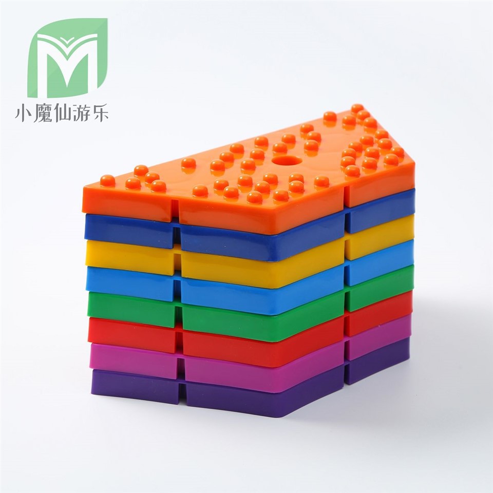 Hexagonal Corner Rainbow Slide With Roller